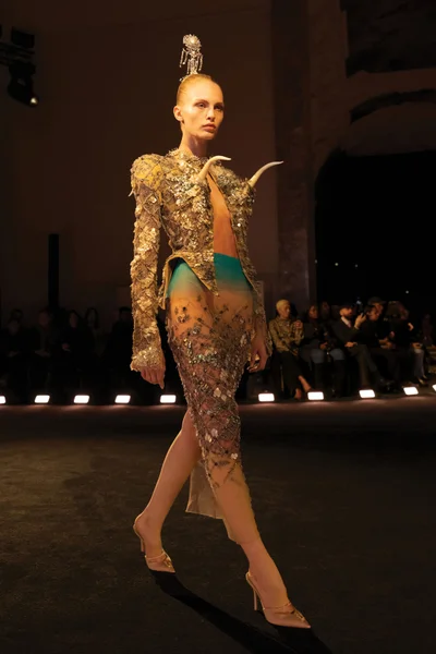 Look 17